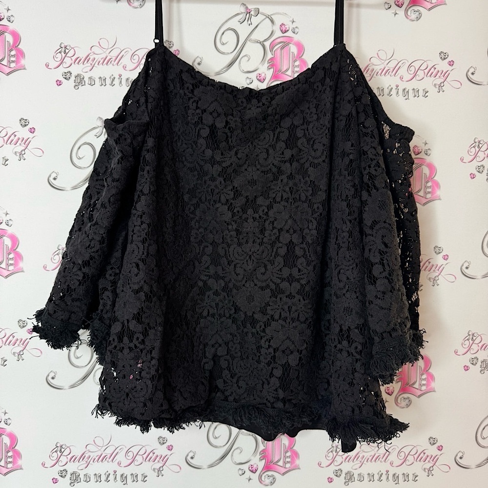 Bailey 44 lace Black flare Ruffled 3/4 Sleeve Blouse floral wide arm flowers